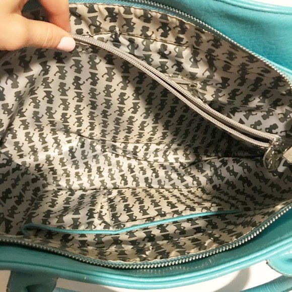 Damsel in Defense Teal Concealed Carry Purse - Picture 4 of 16